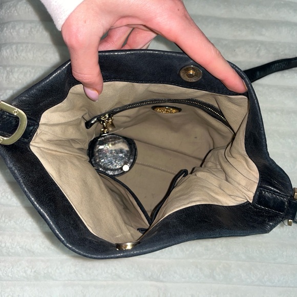 Vintage Tory Burch Dena Fold Over Black Leather Crossbody Bag - Picture 5 of 8